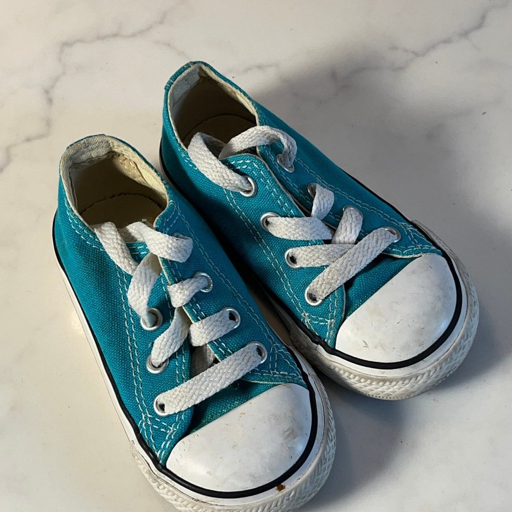 Converse Kids Sneakers Size 6
